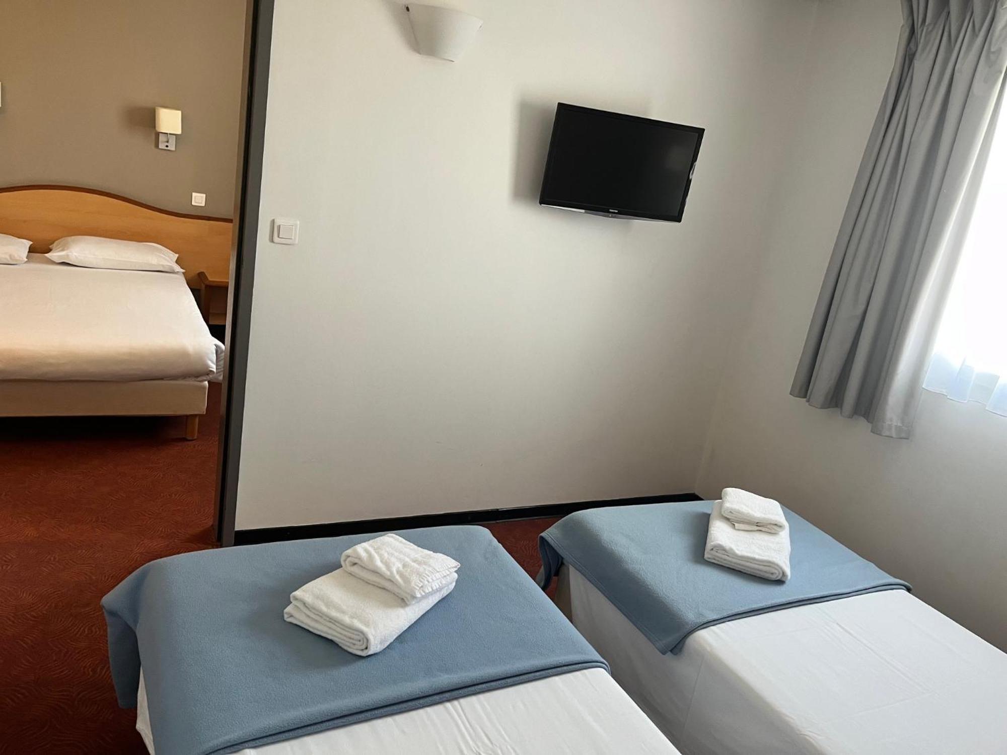 Brit Hotel Confort Монтобан Екстериор снимка