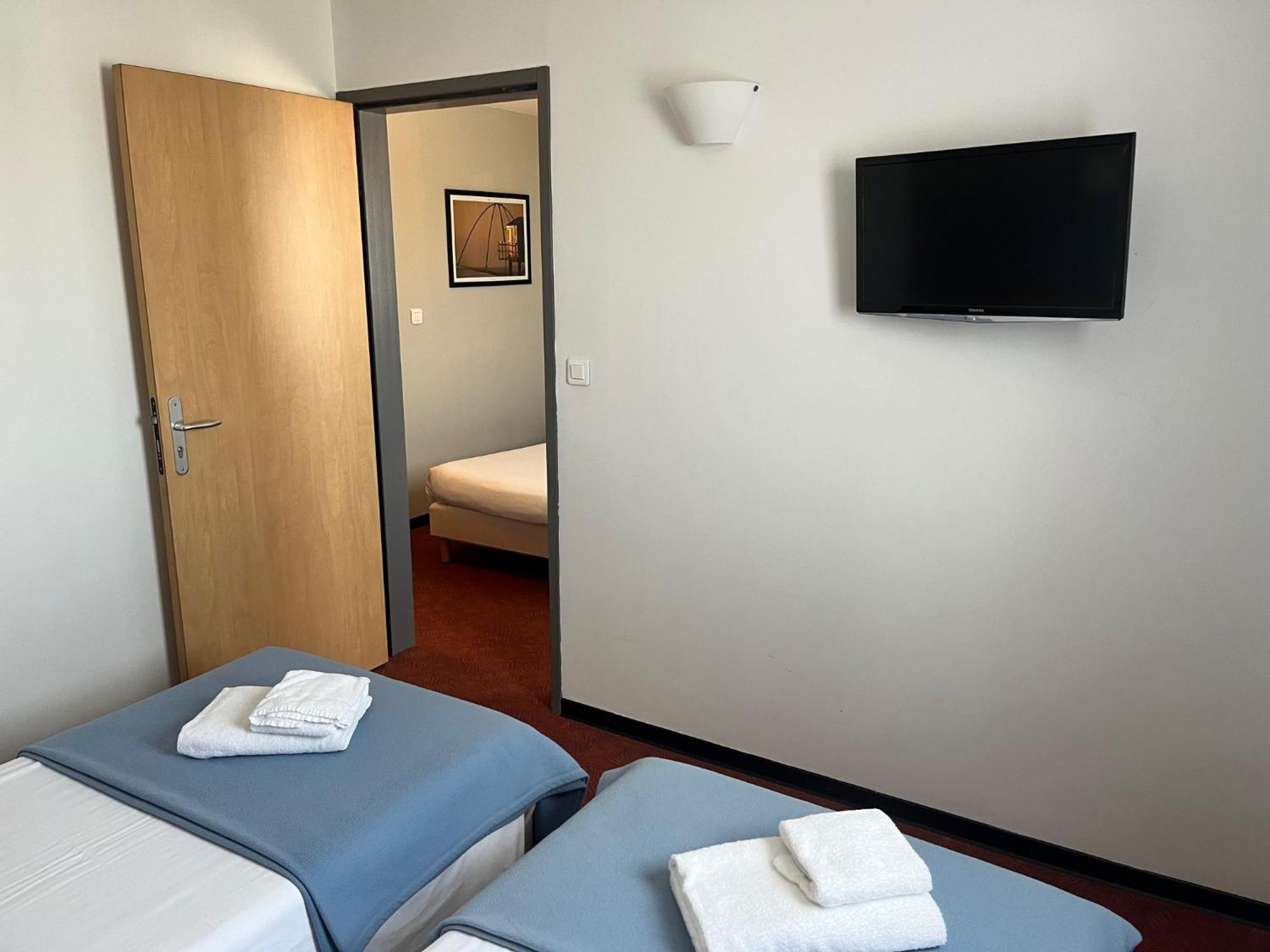 Brit Hotel Confort Монтобан Екстериор снимка