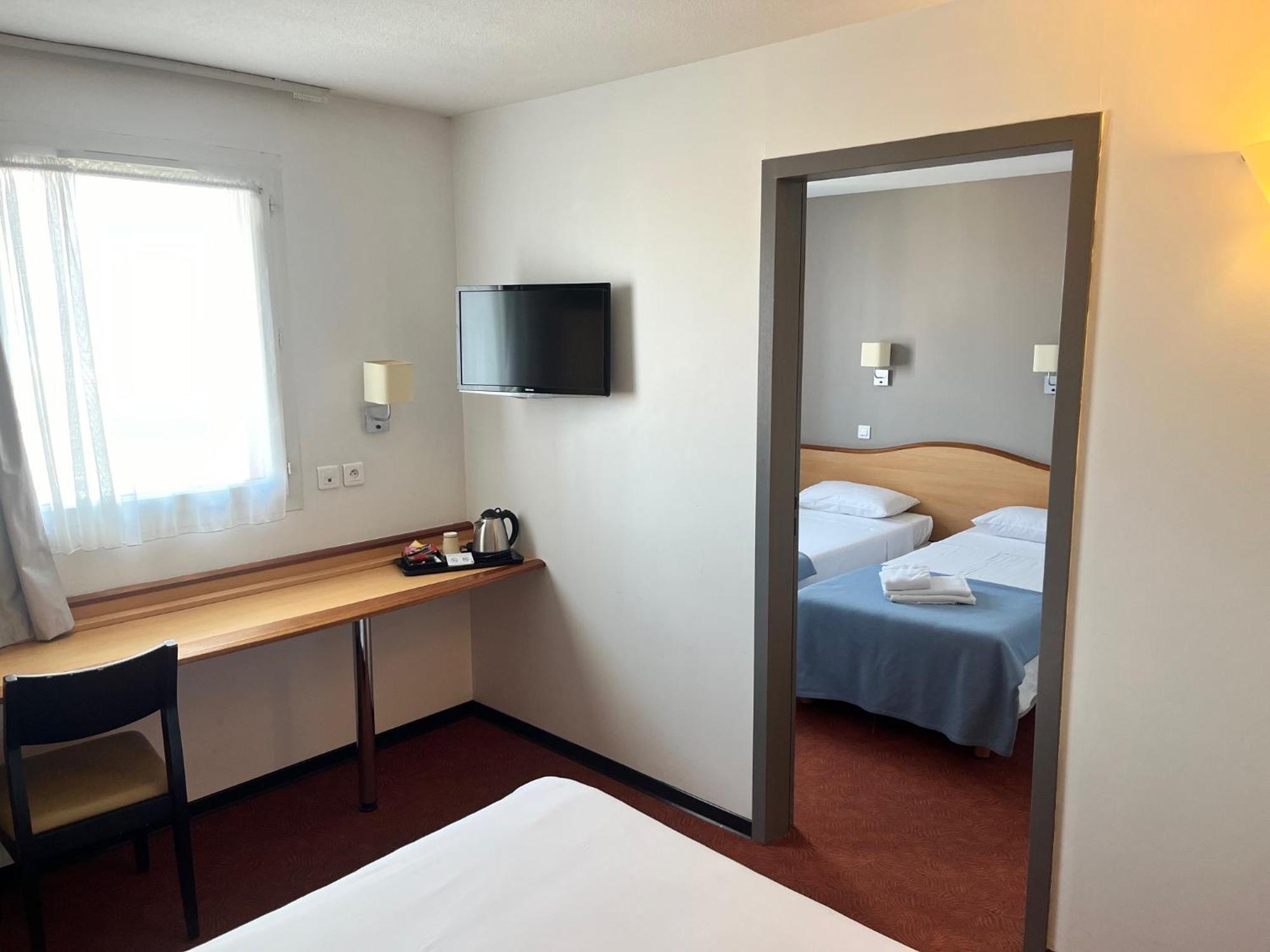 Brit Hotel Confort Монтобан Екстериор снимка